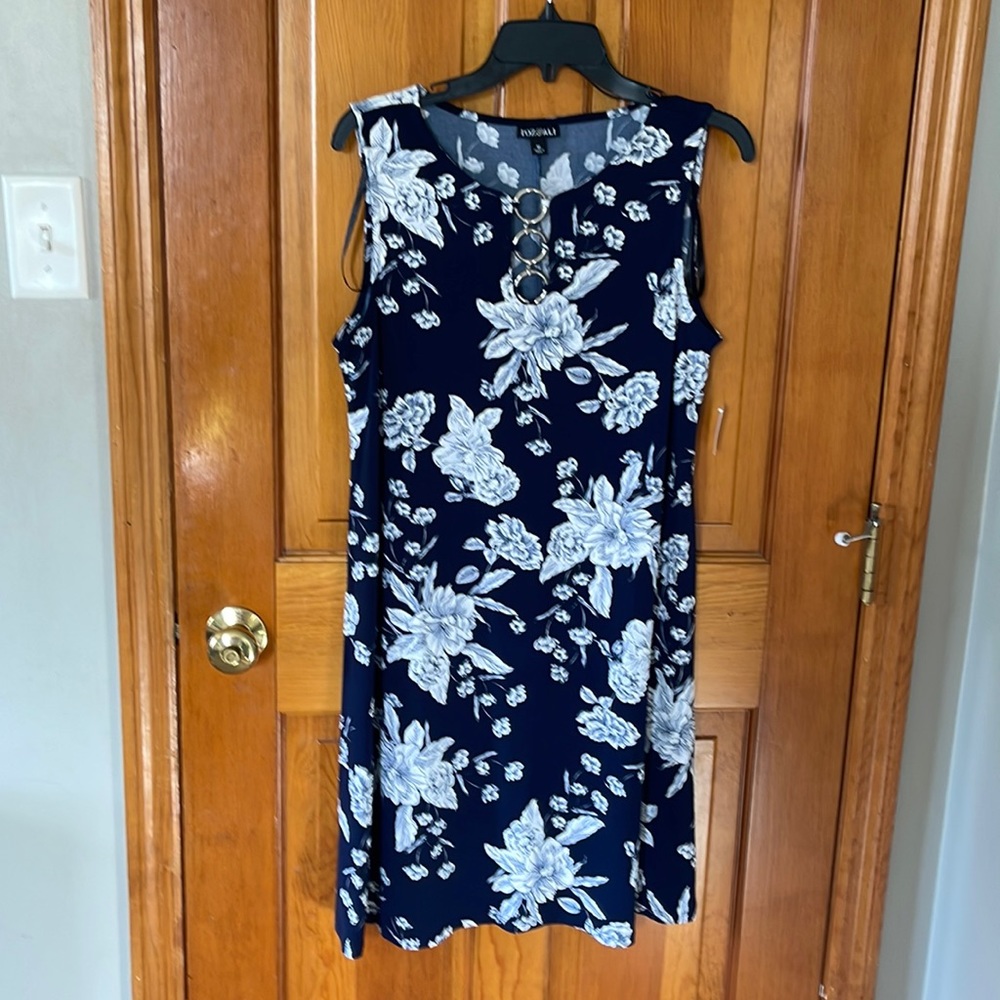 Brand new from dress barn, navy and white